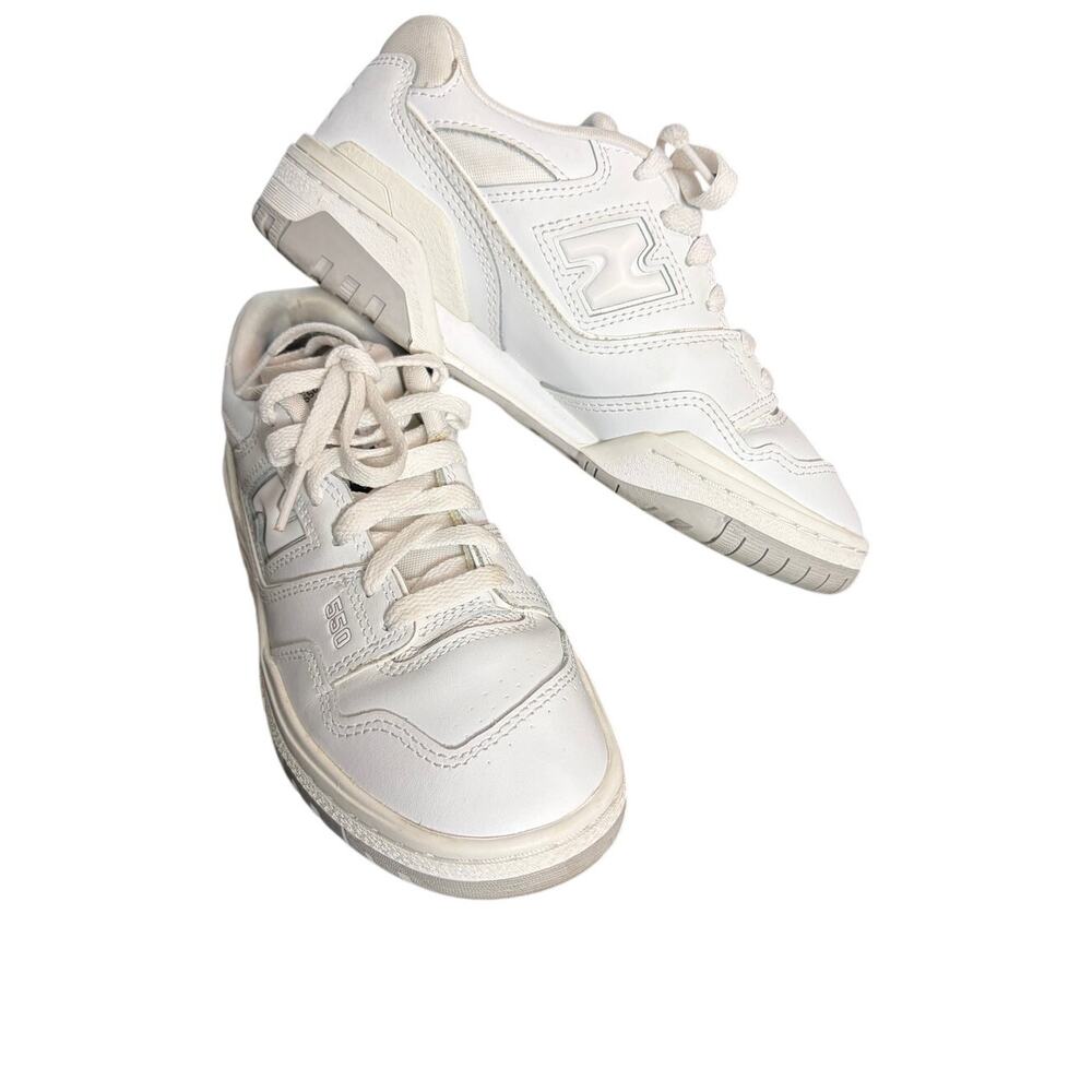 New Balance 550 Low Top Sneakers Youth Size 5 Women Size 6.5 Streetwear Y2K
